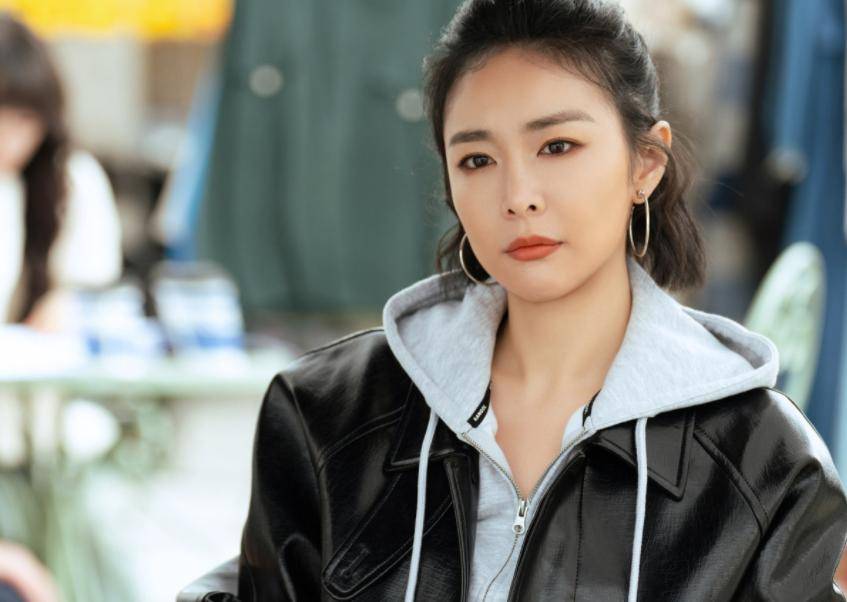 《蛮好的人生》后，又一部女性题材剧定档，《狂飙》中的她是主演_亲爱的_仇敌_角色