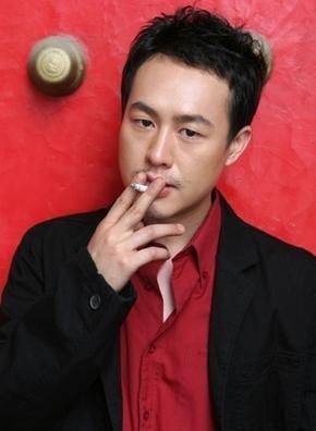 张颂文：从洗碗工到明星教父，巩俐影响他20年，他是真正的演员_表演_情绪_电影节