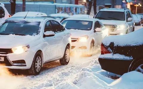 电动车冬季痛点揭秘：续航暴跌、充电缓慢、交通事故频发