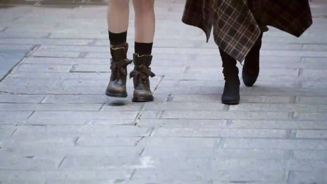 77年黄晓明称97年沈月姐引热议