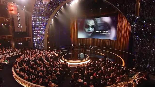 希斯莱杰跟菲尼克斯的两代小丑都是无法超越的经典