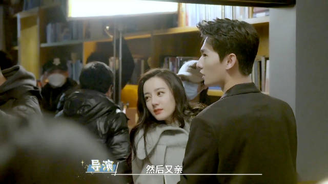 热巴杨洋拍吻戏要求导演示范，导演回应引热议