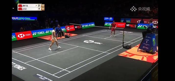 年少时仍凭银枪挥洒风流，羽毛球赛场上尽显锋芒，共逐全英荣耀