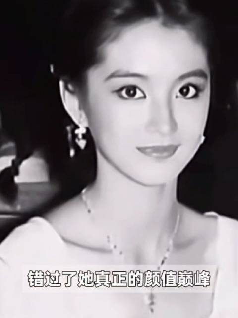 林青霞颜值惊艳众人，清纯妩媚帅气灵动