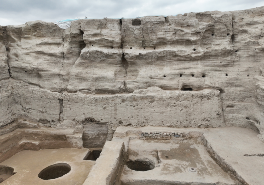 统万城南门瓮城西墙内壁  图片来源：文物陕西