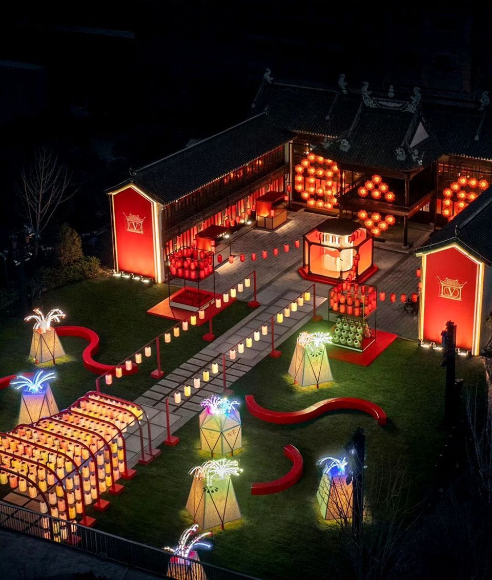 上海这一天，孙俪颜值回春，杨紫艳而不俗，宋祖儿瘦成纸片人