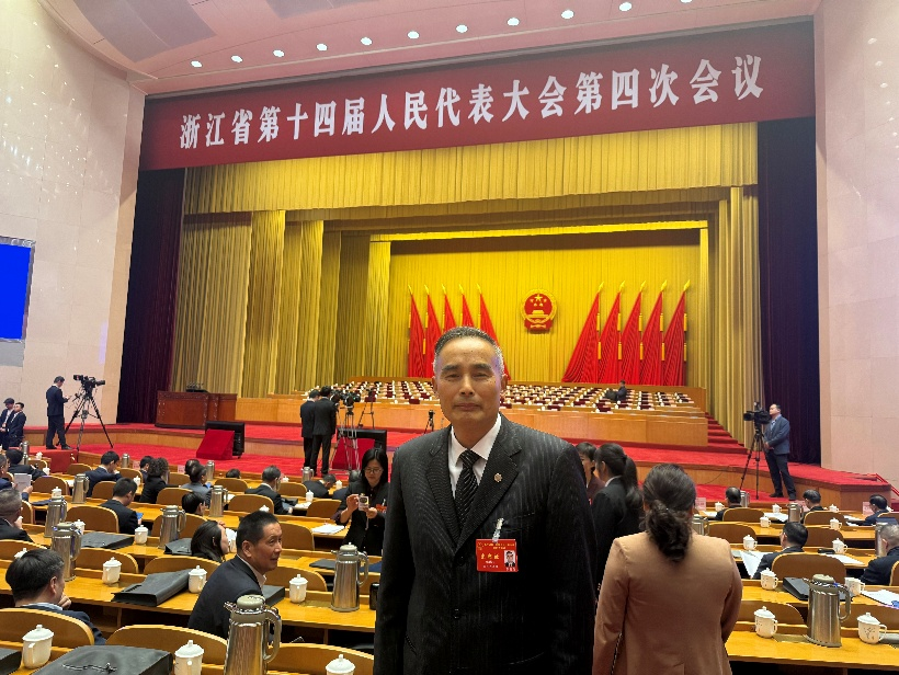 （浙江省人大代表、浙江大公律师事务所首席合伙人李旺荣。受访者/图）