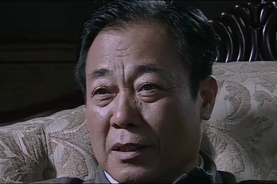 余则成一心想要留下来搞潜伏，为何吴敬中坚持要撤离的时候带上他.