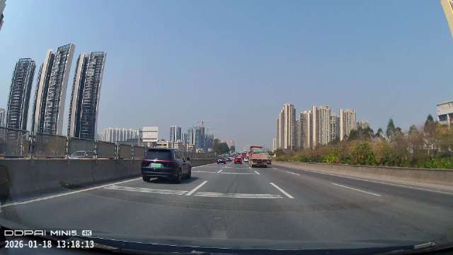 违规改装超载与刹车保养不足易致大车事故