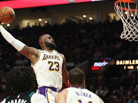 詹姆斯20+9+8被吹恶犯！湖人不敌开拓者 杨瀚森垃圾时间上场1失误