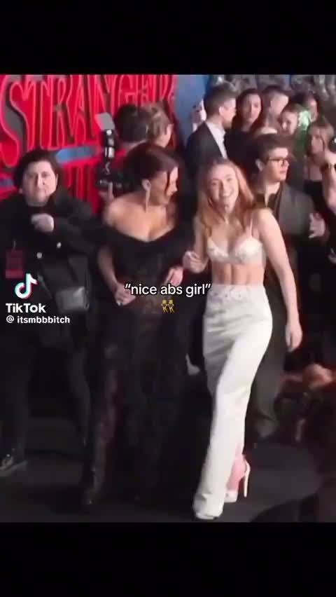 戳戳小腹肌 剧里没有亲密的遗憾 剧外你们能不能多交流交流