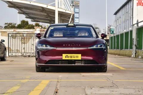 享界S9增程版与德系豪华轿车三杰对比，谁才是30多万预算的优选？