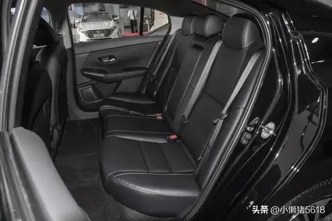 同属A级车，轩逸后排空间为何更胜一筹？