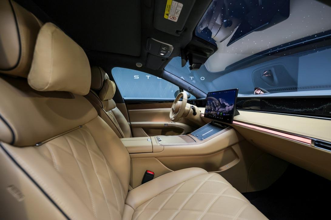 享界S9增程版豪华配置解析，30万级最强科技豪华轿车登场