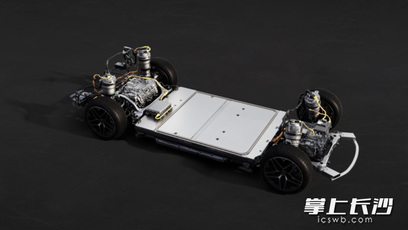 62.8万元起，应用航母持术的仰望U7开启“四电时代”