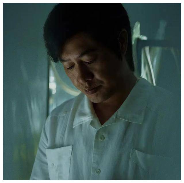 48岁张颂文演反派，演技大比拼，见证《猎冰》与《狂飙》差异!