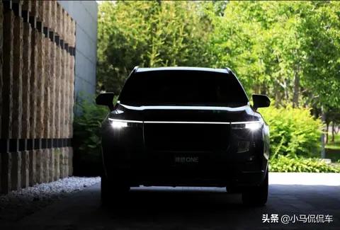 车宽近2米，车重超2吨，比GL8还舒适，带你看国产豪车理想ONE