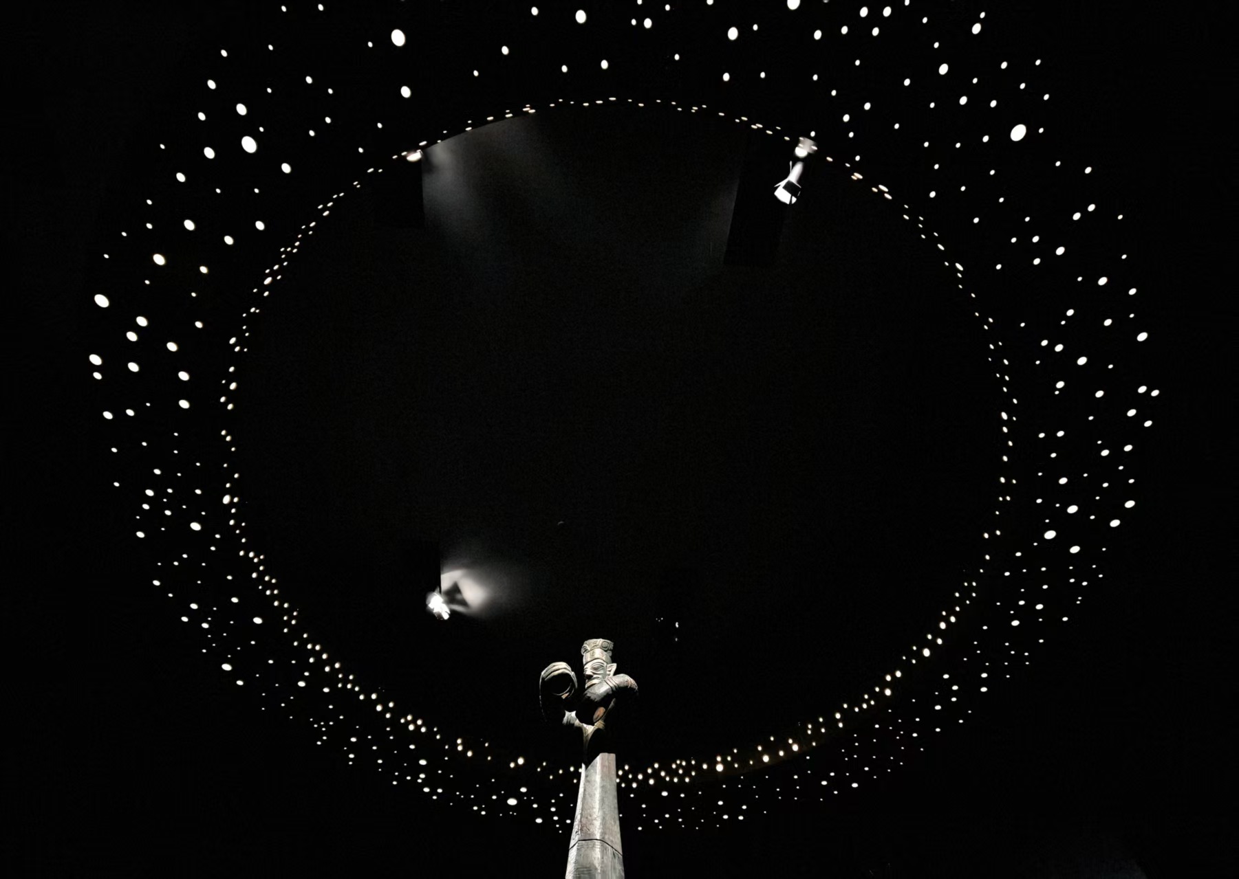 展覽使用3D技術再現了青銅大立人等許多重器。新京報記者 浦峰 攝