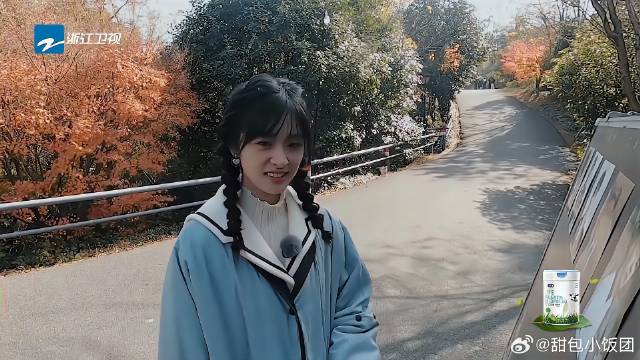 沈月反选毫不犹豫选择何与，何与心花怒放，属于是“双向奔赴”了