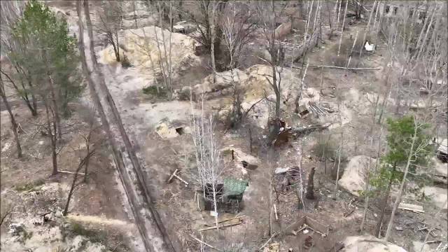 俄军撤离后切尔诺贝利现野战营地视频曝光