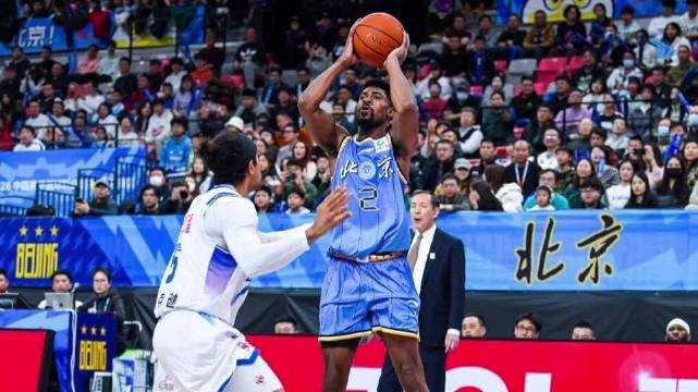 北京新外援贝利4分2板表现低迷，许利民称其需时间融入