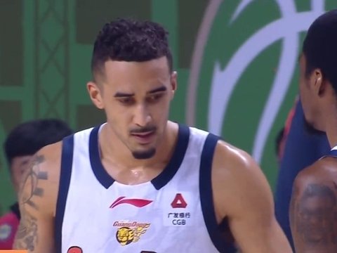 郭士强现场观赛！广东vs上海焦点战12人：徐杰胡明轩张镇麟领衔