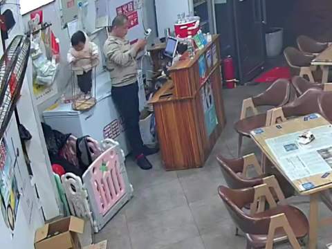 生活中的超人爸爸，每位爸爸都是孩子心目中的英雄偶像