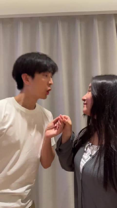 李川求婚锤娜丽莎俩个太甜了，锤锤唱歌真很有实力，宝藏女孩