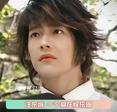 别人cos可能是为了赚钱，汪东城赚钱是为了cos，谁能懂汪东城对cos的热爱