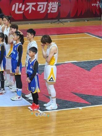 陈晏宇笑称：她个头比我高多了