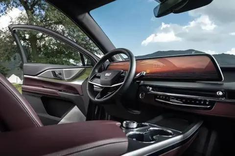 全新凯迪拉克XT5：豪华与实用兼具的小型SUV