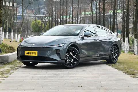 16万买中型纯电轿车，续航710km，轴距2900mm，带劲吗？