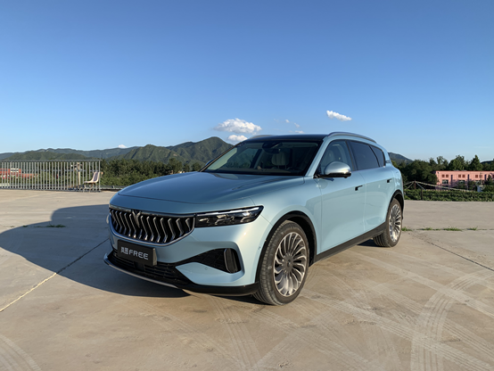 动力操控都有惊喜 场地体验岚图FREE驾驶性能