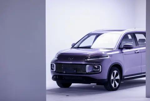 五菱推出的SUV，新车长4610mm，造型科技，和本田皓影一样漂亮？