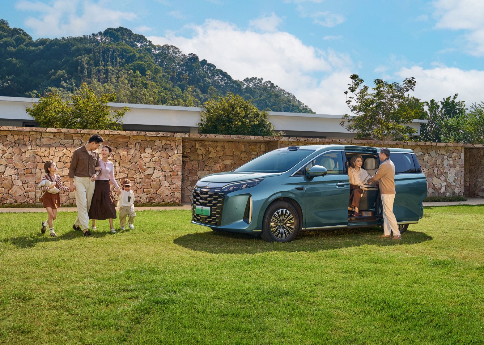 2026款比亚迪夏官图发布,续航提升至218公里,将于11月4日上市