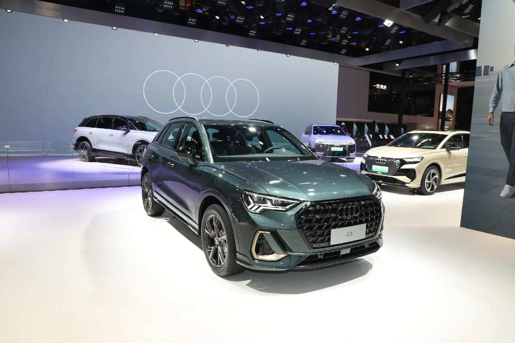 同级竞品对比，奥迪Q3的动力与配置优势在哪？ - 爱咖号