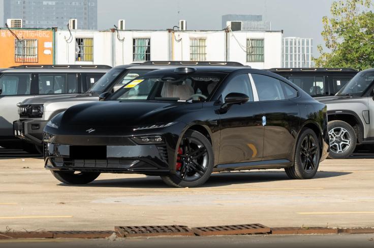 小鹏P7也不香了!东风轿跑不到14万,纯电续航308km,配激光雷达