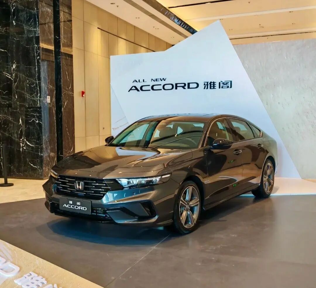 本田雅阁狂降6万！价格战卷疯B级车市场，现在入手真香？