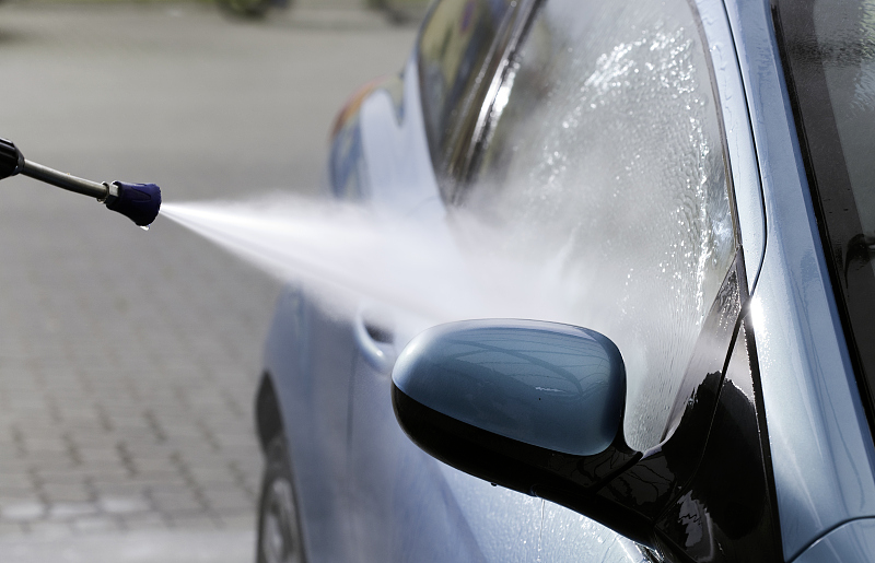 新手司机必知的10个日常养车误区,别再让爱车提前报废!养车误区新手司机机油洗车燃油玻璃电瓶雨刮器