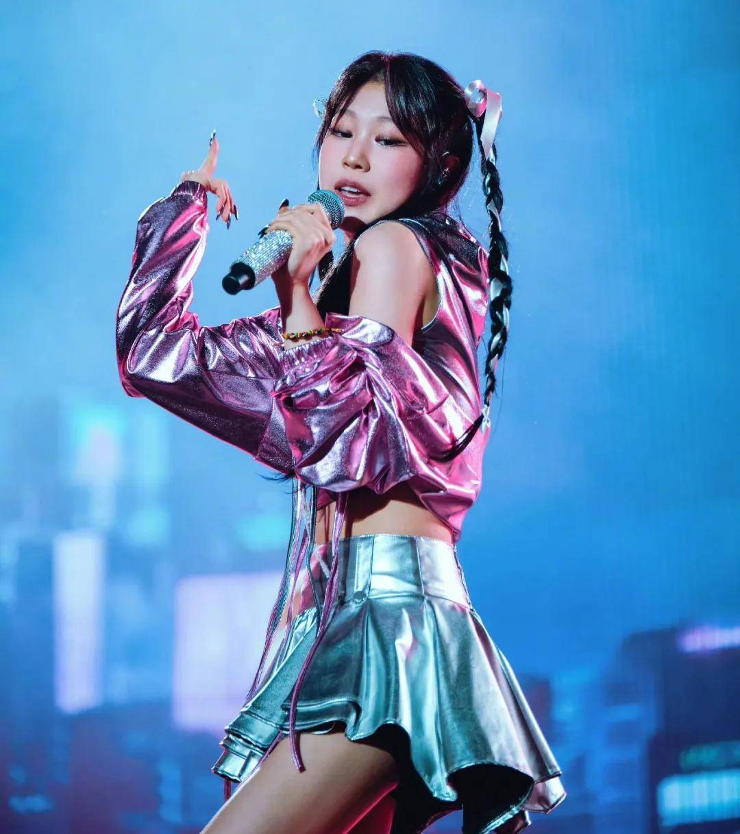 小沈阳女儿沈佳润以K-popsolo身份在泡菜国出道，真是女大十八变!_市场_外貌_风格