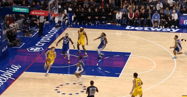 马克西单场8次抢断创生涯新高，镜头解析其抢断表现