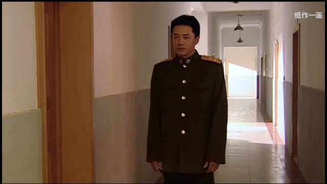 不配这首歌总感觉少了点东西 明知故看！