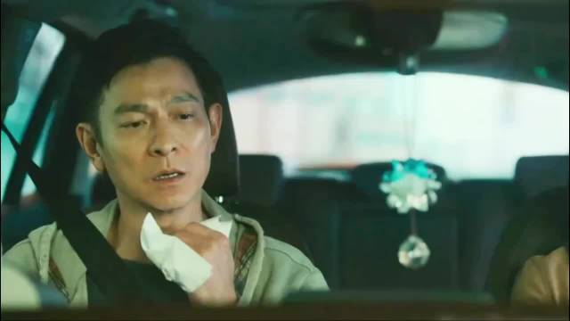 《人潮汹涌》致敬周星驰！刘德华和肖央也太敢拍了，结局惊掉下巴