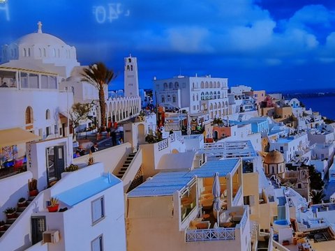 希腊圣托里尼：白色悬崖上的蓝色宁静