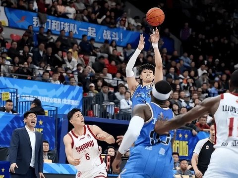 曾凡博腰伤麻烦了！归期待定，顺便恢复手指伤势，许利民压力山大