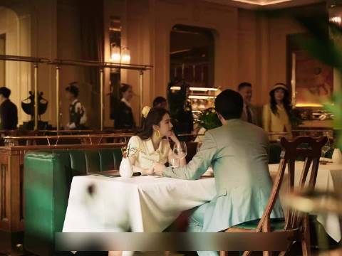 刘亦菲林更新新剧《玫瑰的故事》引热议，女友反击男友阻挠见母