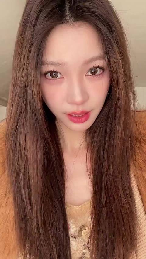 易梦玲新视频用马思唯兄弟歌曲，现女友小米回应不介意