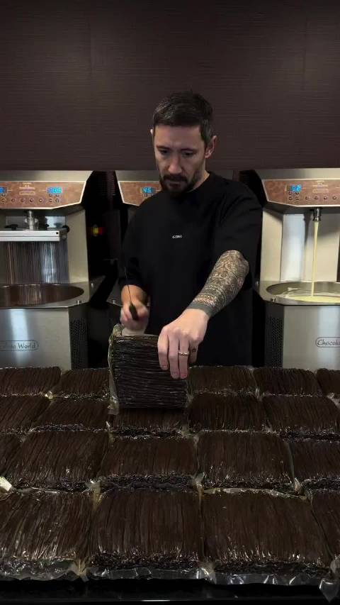 你们小时候看过旺卡和他的巧克力工厂这部电影吗？