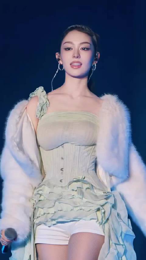 吉娜被赞人间芭比，郎朗审美引热议