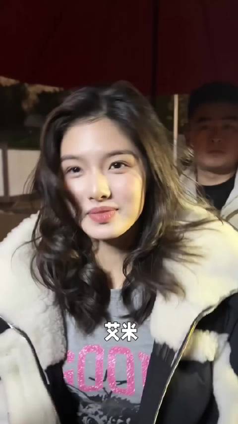 艾米这是在往徐若晗方向长？怎么越来越像了，当然这俩都是我喜欢的美女